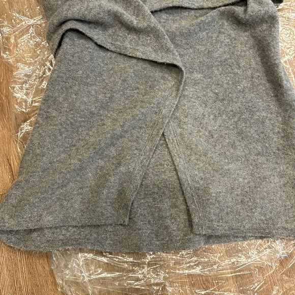 Oxygene Cashmere vest. One size. - Picture 9 of 9